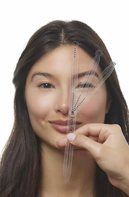 The Art of Symmetry: Techniques for Beauticians to Create Balanced Eyebrows