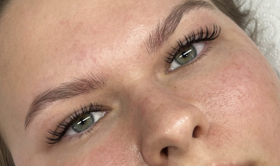 What Lash Extension Style Suits My Eye Shape?