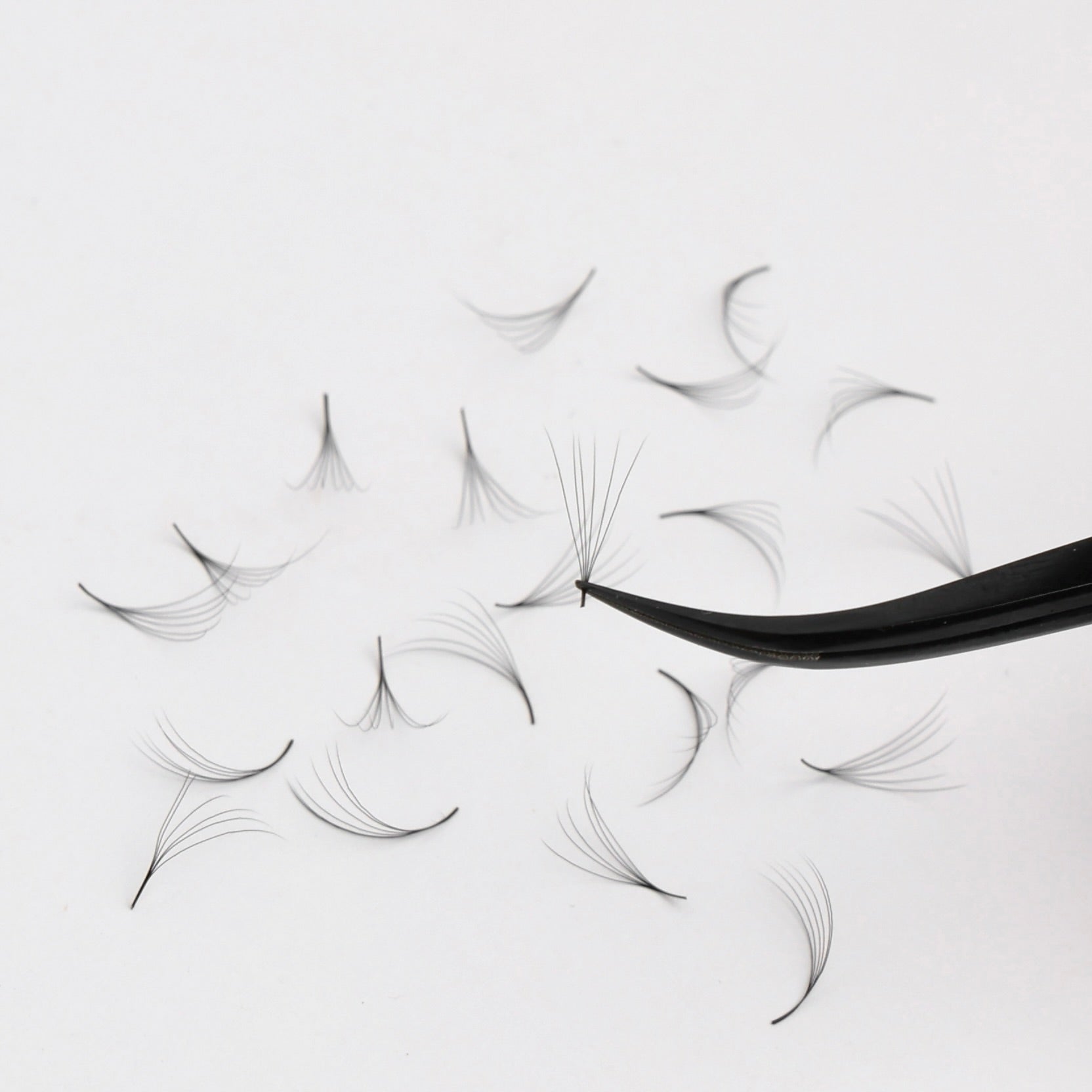 Russian Volume Lashes - 16 lines