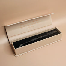 Load image into Gallery viewer, Fibre Tip Lash Tweezer - Noir Volume
