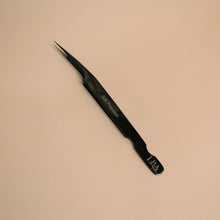 Load image into Gallery viewer, Fibre Tip Lash Tweezers - Silk Precision
