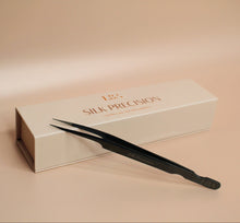 Load image into Gallery viewer, Fibre Tip Lash Tweezers - Silk Precision
