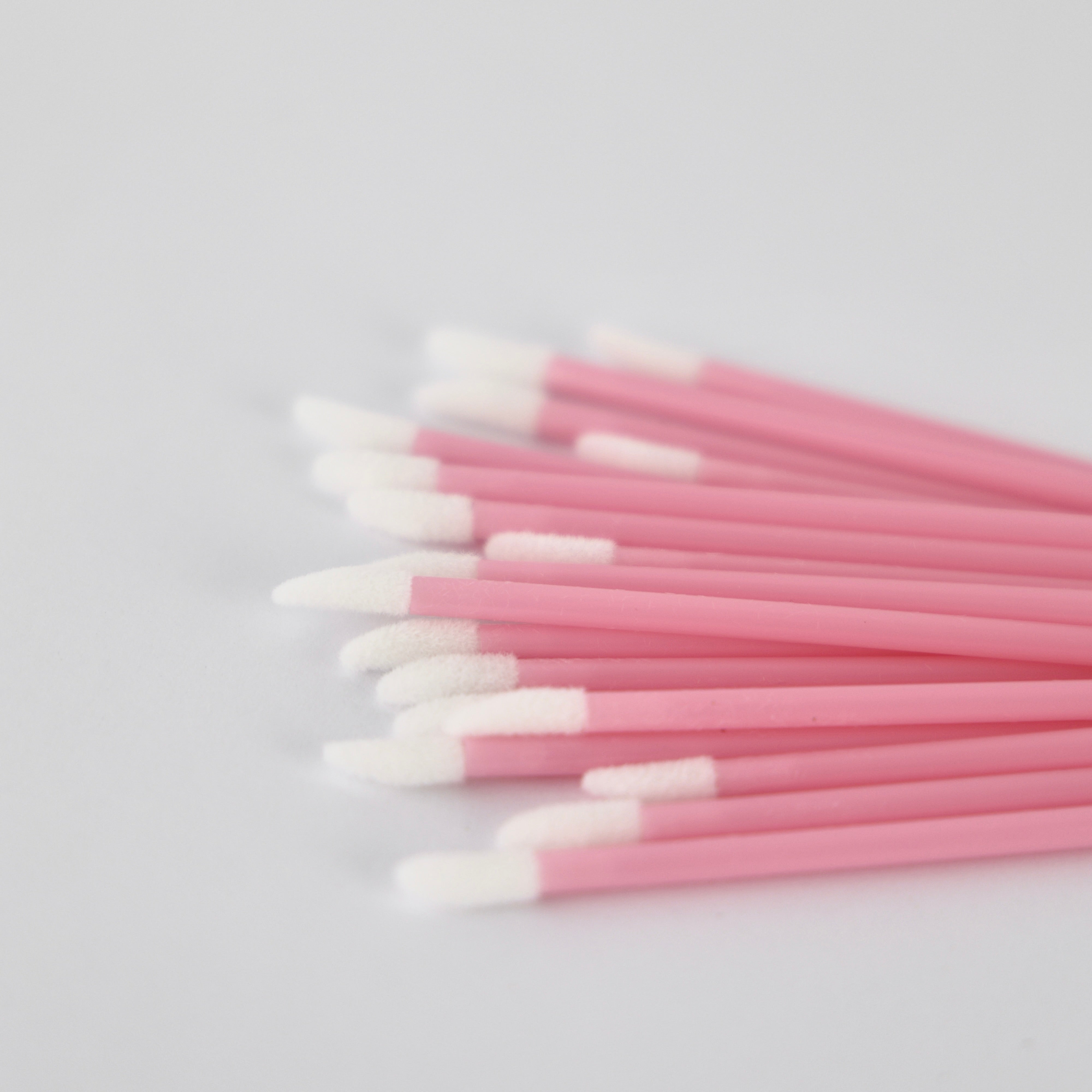 Lint Free Lip Wands – 100 Pack