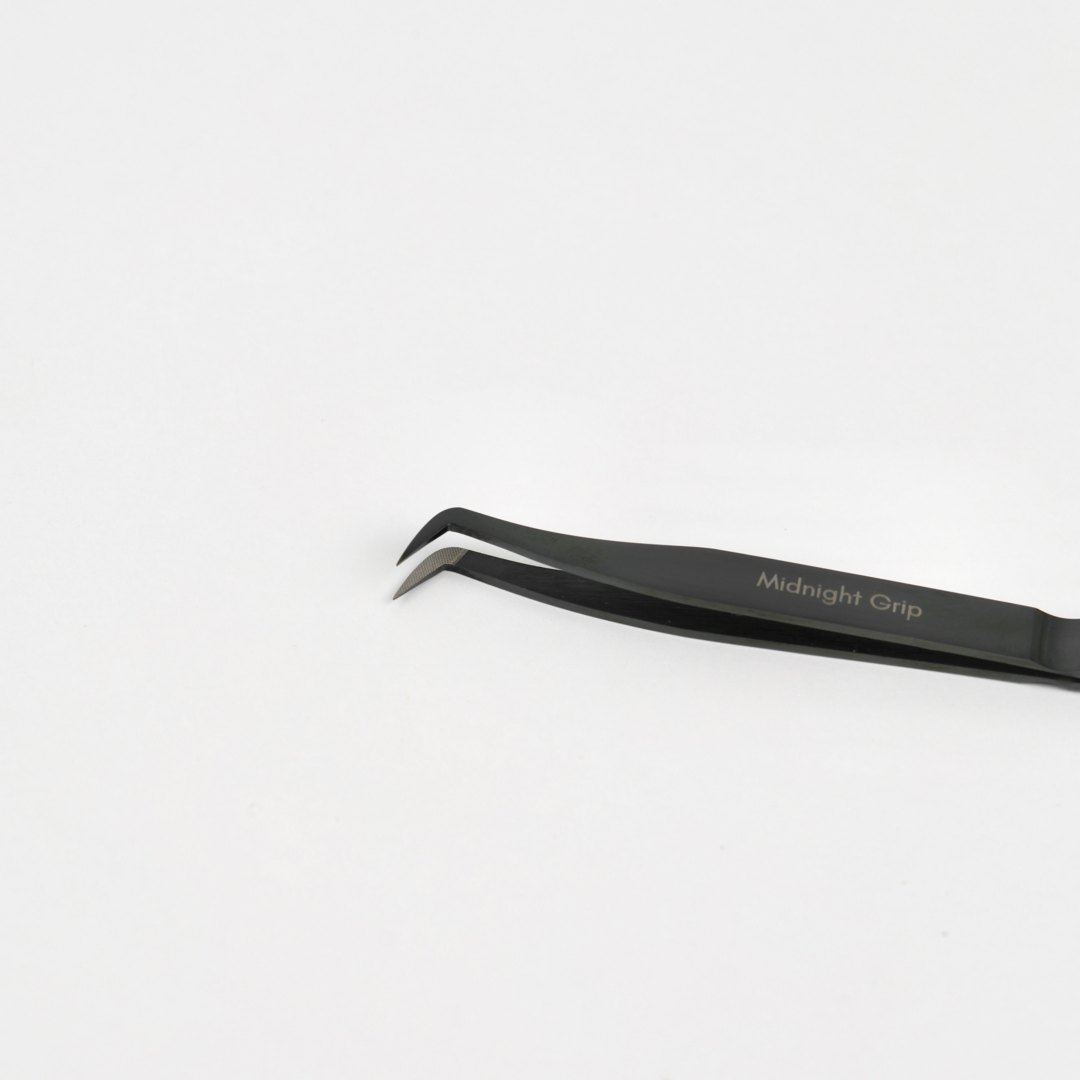 Midnight Grip Fibre Tip Tweezer