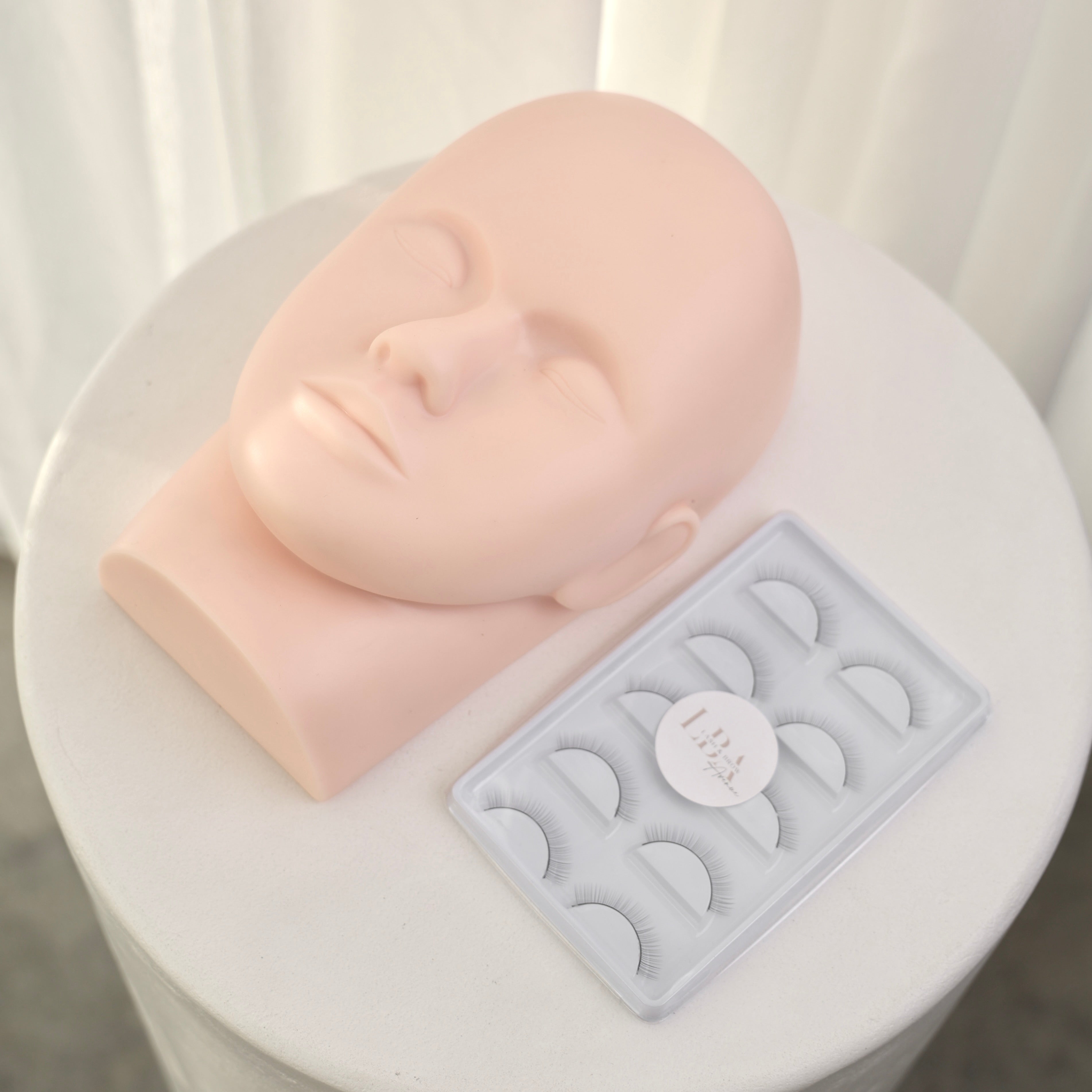 Practice Mannequin Head & Strip Lashes – 5 Pairs