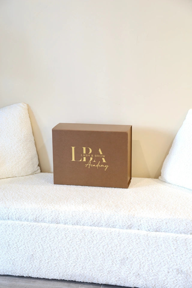 Classic & Volume Eyelash Extension Course